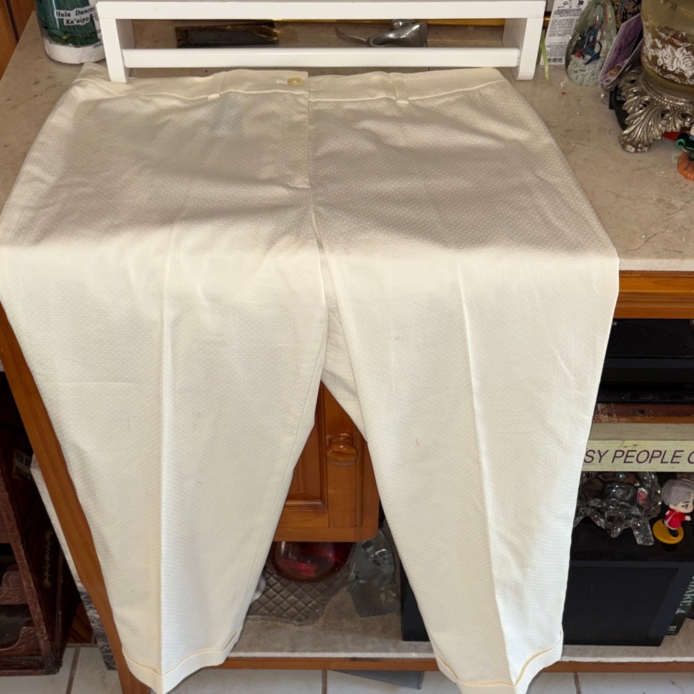 Jones New York Signature Cream Pants